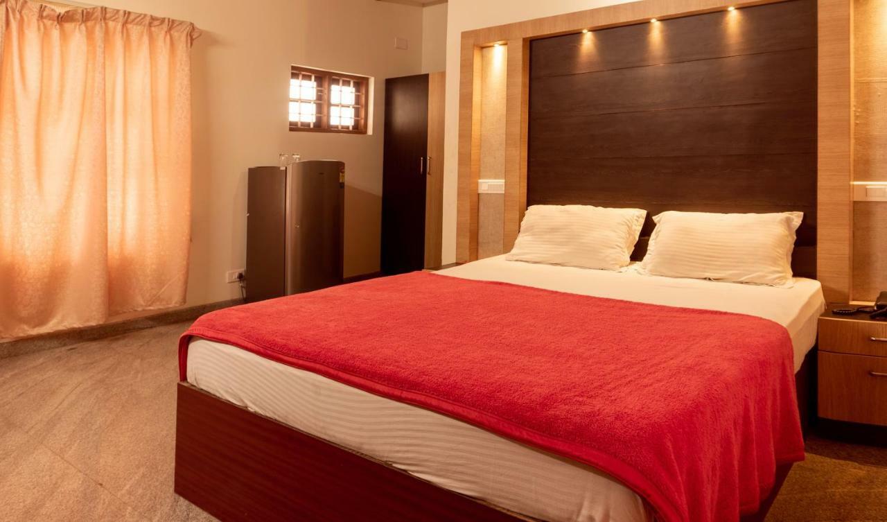Aramana Holiday Inn Alappuzha 외부 사진