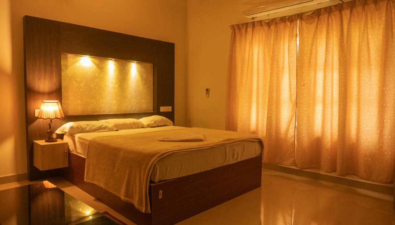 Aramana Holiday Inn Alappuzha 외부 사진